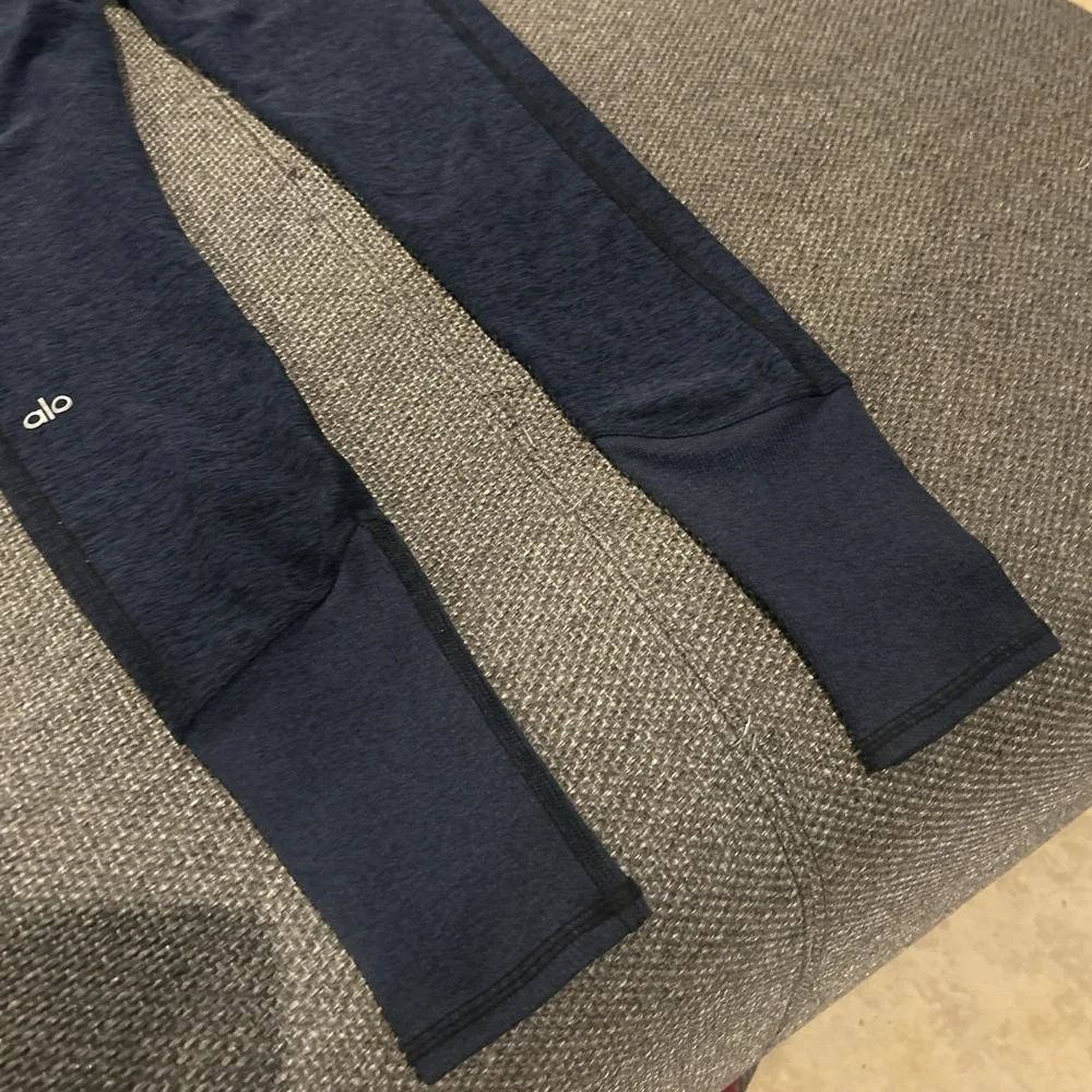 ALO Yoga 7/8 High Waisted Airlift Navy Leggings
